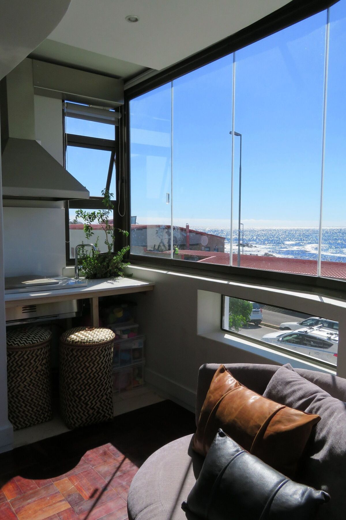 Backup Powered Sea View Apartment On The Promenade Kapstaden Eksteriør billede
