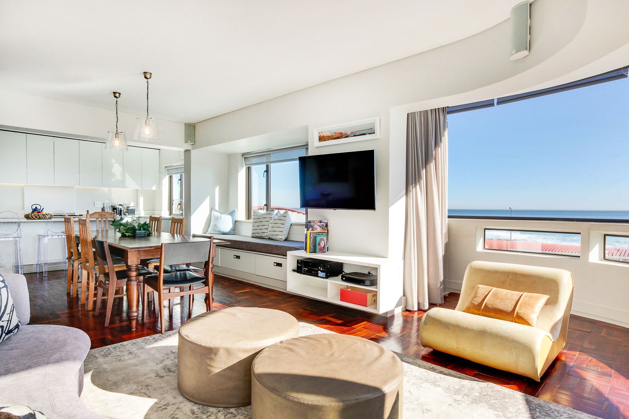 Backup Powered Sea View Apartment On The Promenade Kapstaden Eksteriør billede