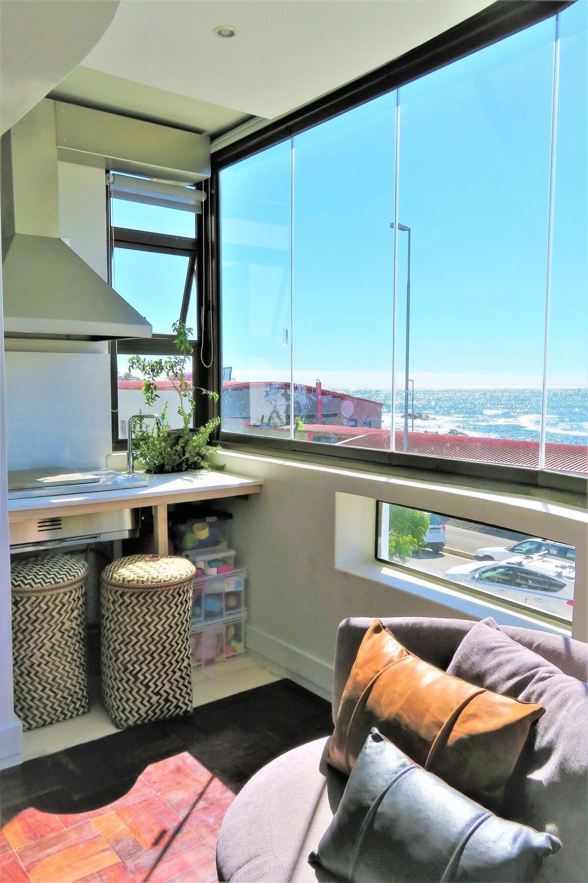 Backup Powered Sea View Apartment On The Promenade Kapstaden Eksteriør billede